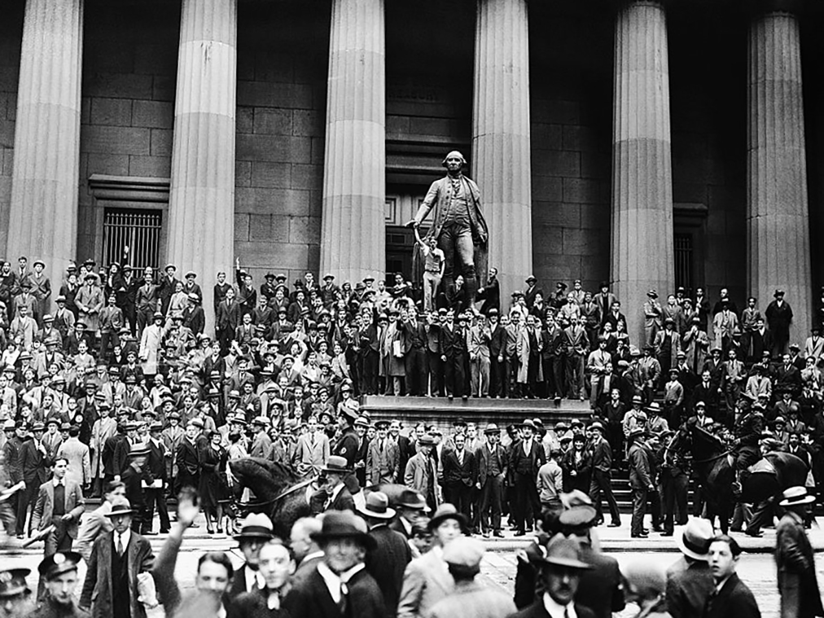 Crowd outside NYSE following the great crash of 1929