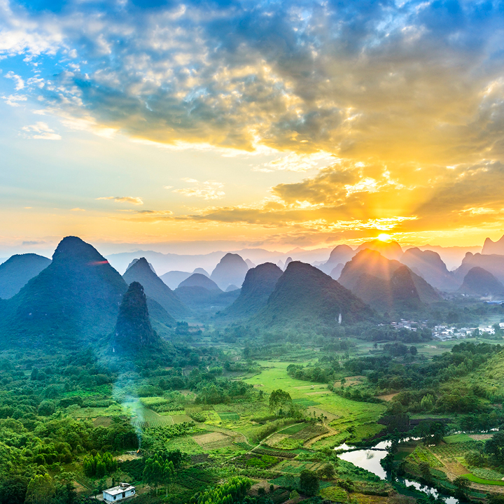 Landscape of Guilin, Li River and Karst mountains. Located near Yangshuo County, Guilin City, Guangxi Province, China.